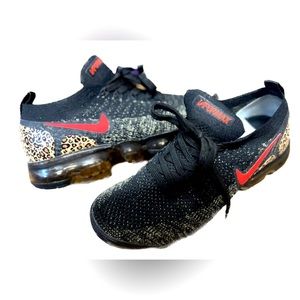 Women’s sz 8 black, tan, red, cheetah tennis shoes.